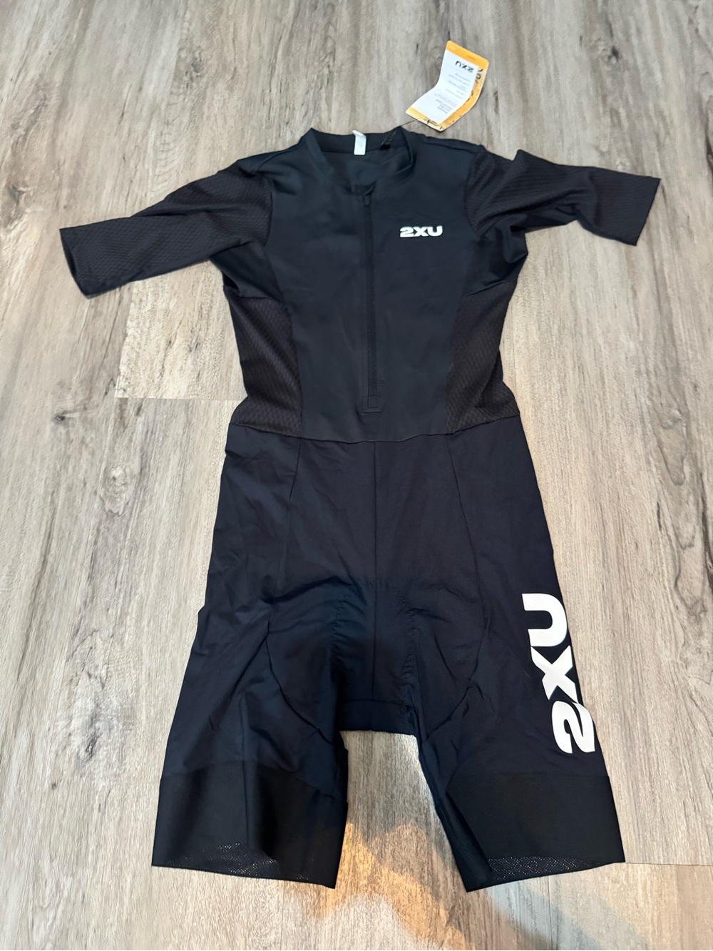 2XU Women's Aero Hex Sleeved Tri Suit